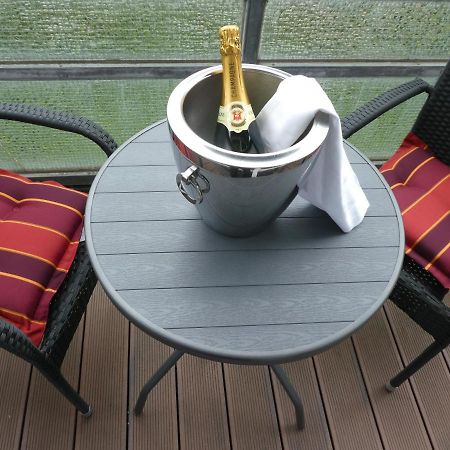 Deck 2& Deck 4 Ferienwohnungen In Sandstrandnahe Busum Bagian luar foto