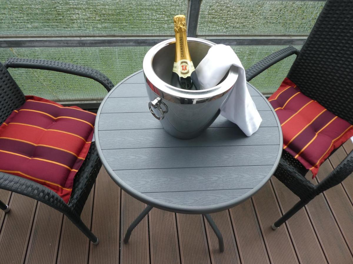 Deck 2& Deck 4 Ferienwohnungen In Sandstrandnahe Busum Bagian luar foto